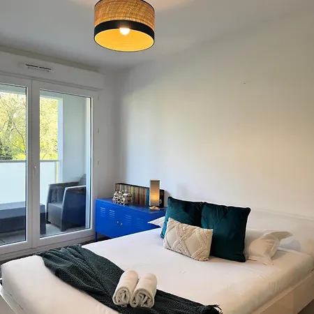 Chez Jules, Centre Lägenhet